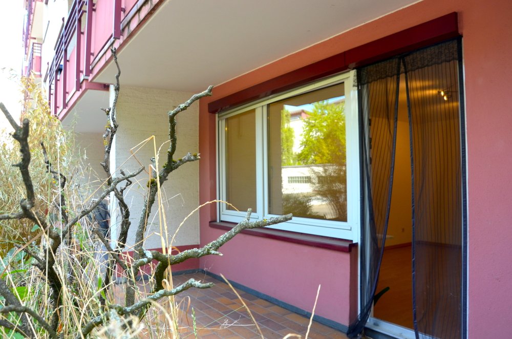 Charmante 2 - Zimmer Wohnung in zentraler Lage mit Garage