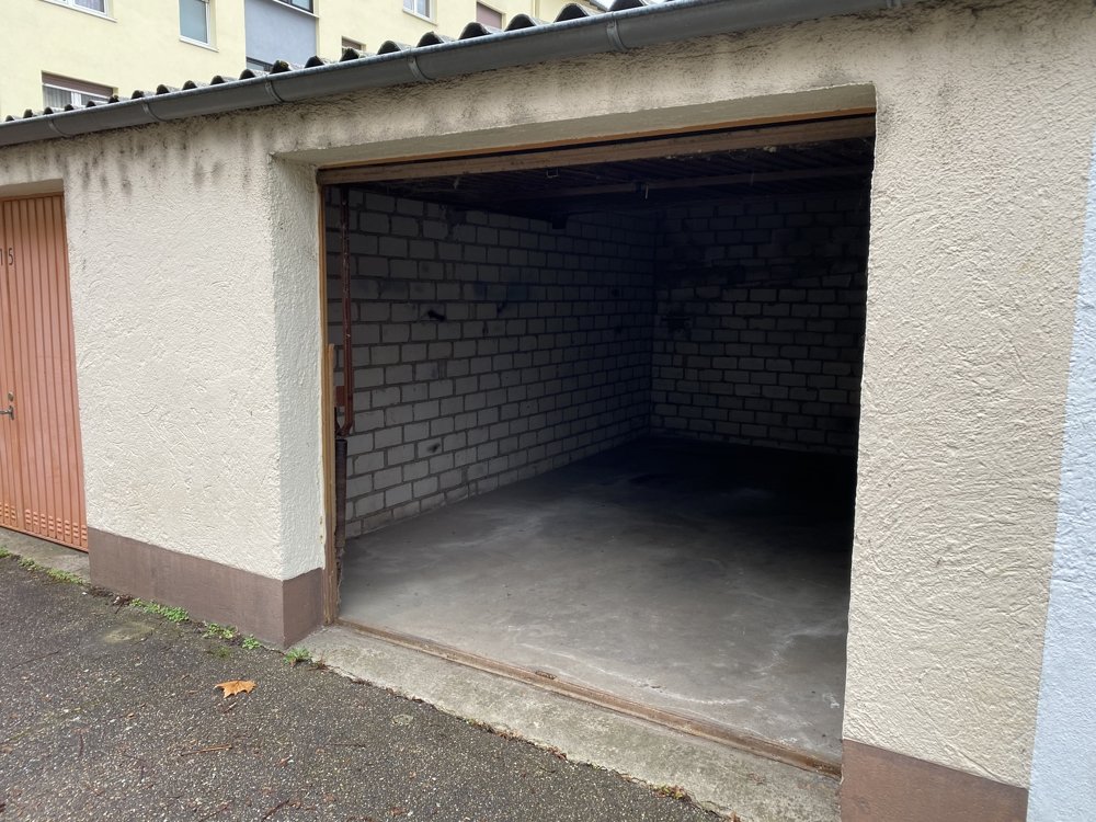 RASTATT NÄHE BAHNHOF - EXTRA BREITE EINZELGARAGE IN DER MAHLBERGSTRAßE...