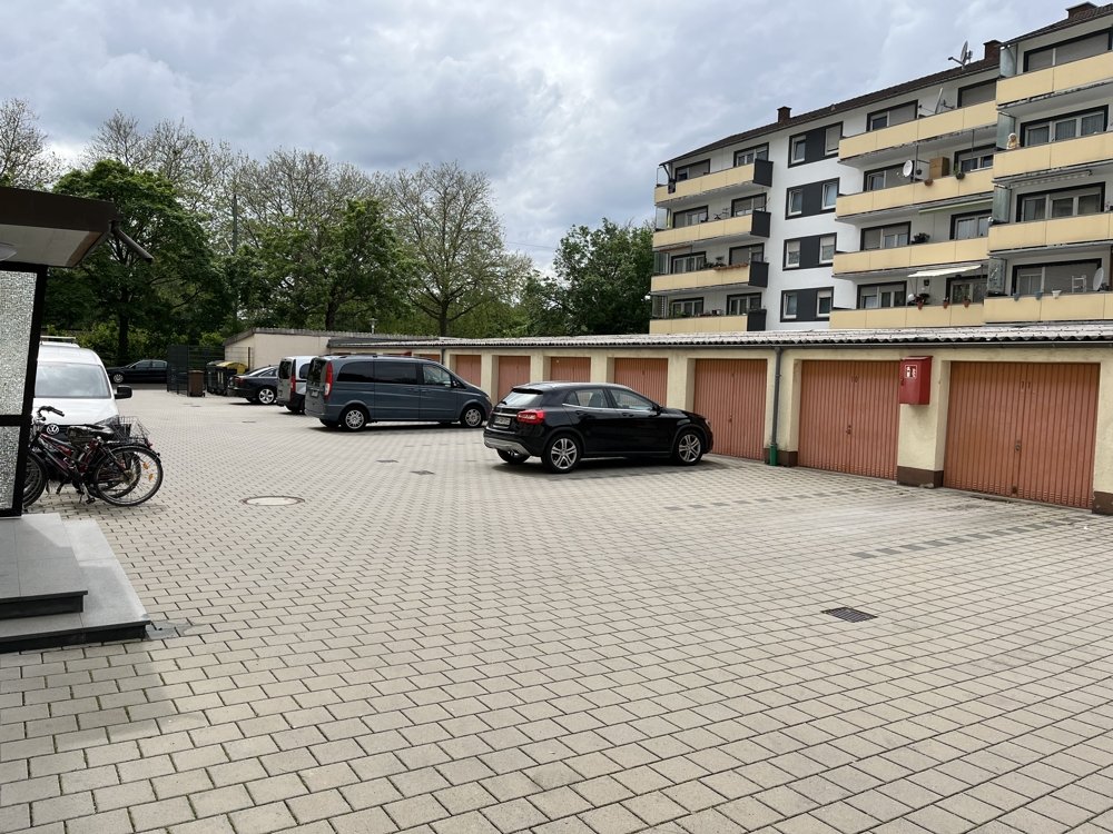 RASTATT NÄHE BAHNHOF - EXTRA BREITE EINZELGARAGE IN DER MAHLBERGSTRAßE...