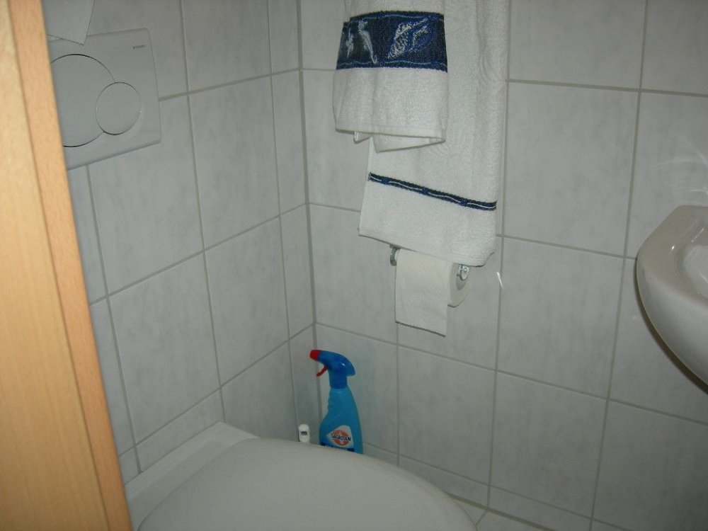 ***WOHNEN AUF ZEIT = NEU AUSGESTATTETES MINI-APARTMENTS IN SPITZEN CITYLAGE VON KARLSRUHE***
