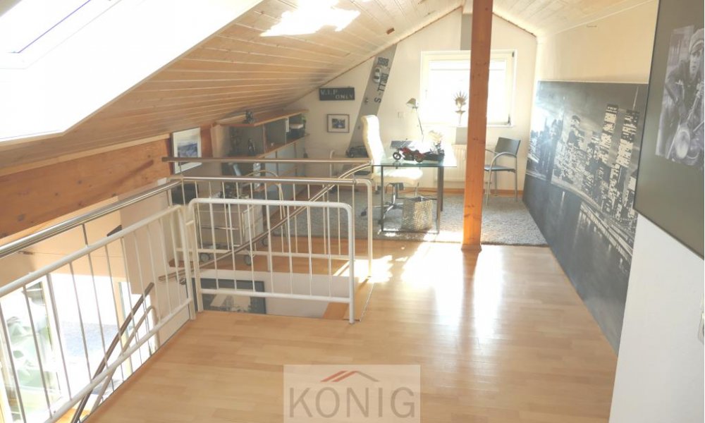 Traum auf 2 Etagen! 3,5-Zi-Maisonette Whg Stgt.-Vaihingen nahe Rosental! EBK, Terrasse, Carport! Objekt-Nr. 2577